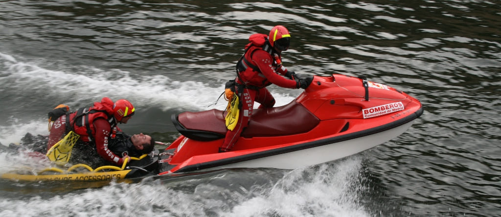 TITULACIONES NÁUTICAS PARA SALVAMENTO/SOCORRISMO Y BOMBEROS